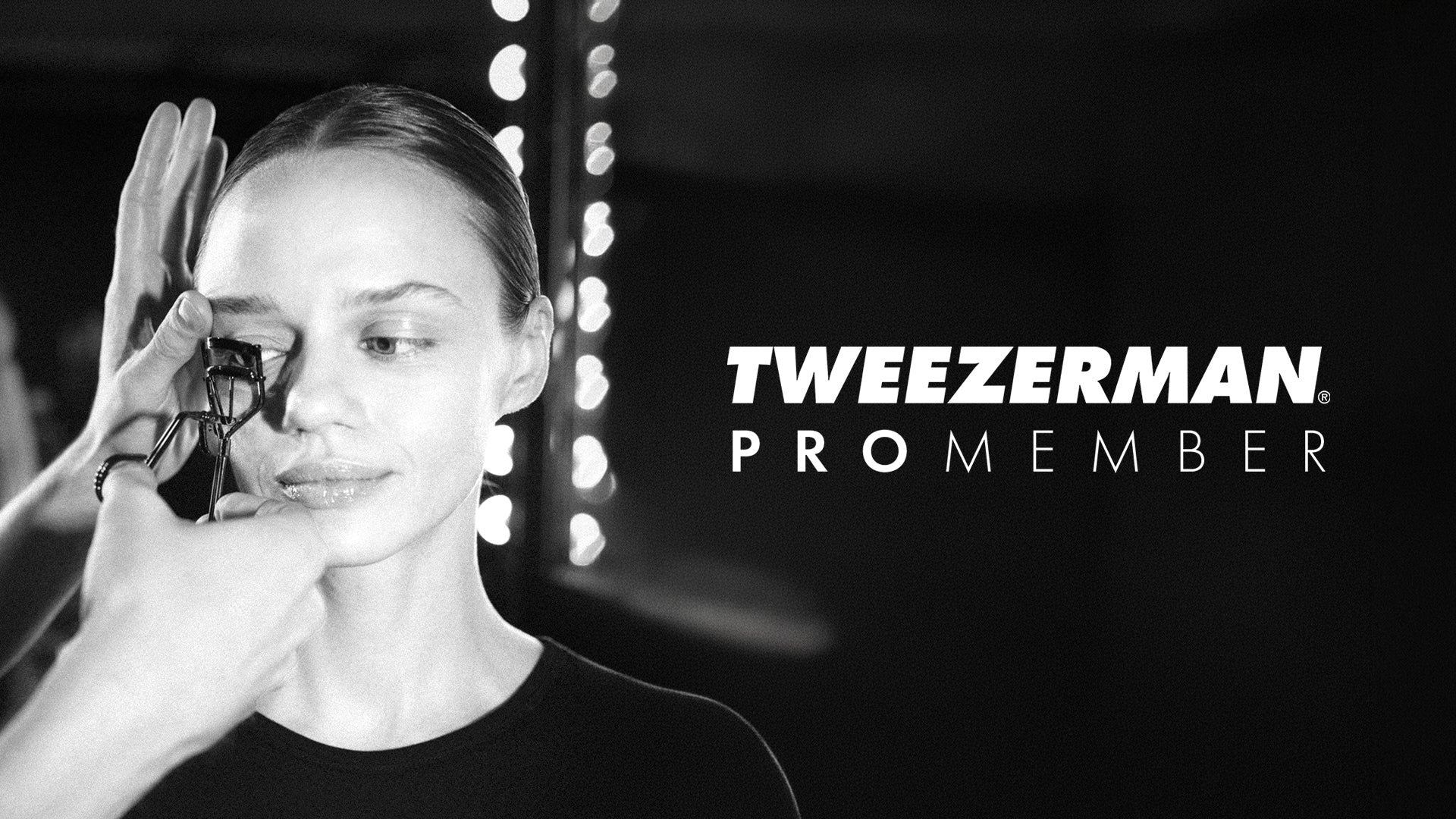 Anwendung Wimpernzange am Model, Logo: TWEEZERMAN PRO MEMBER