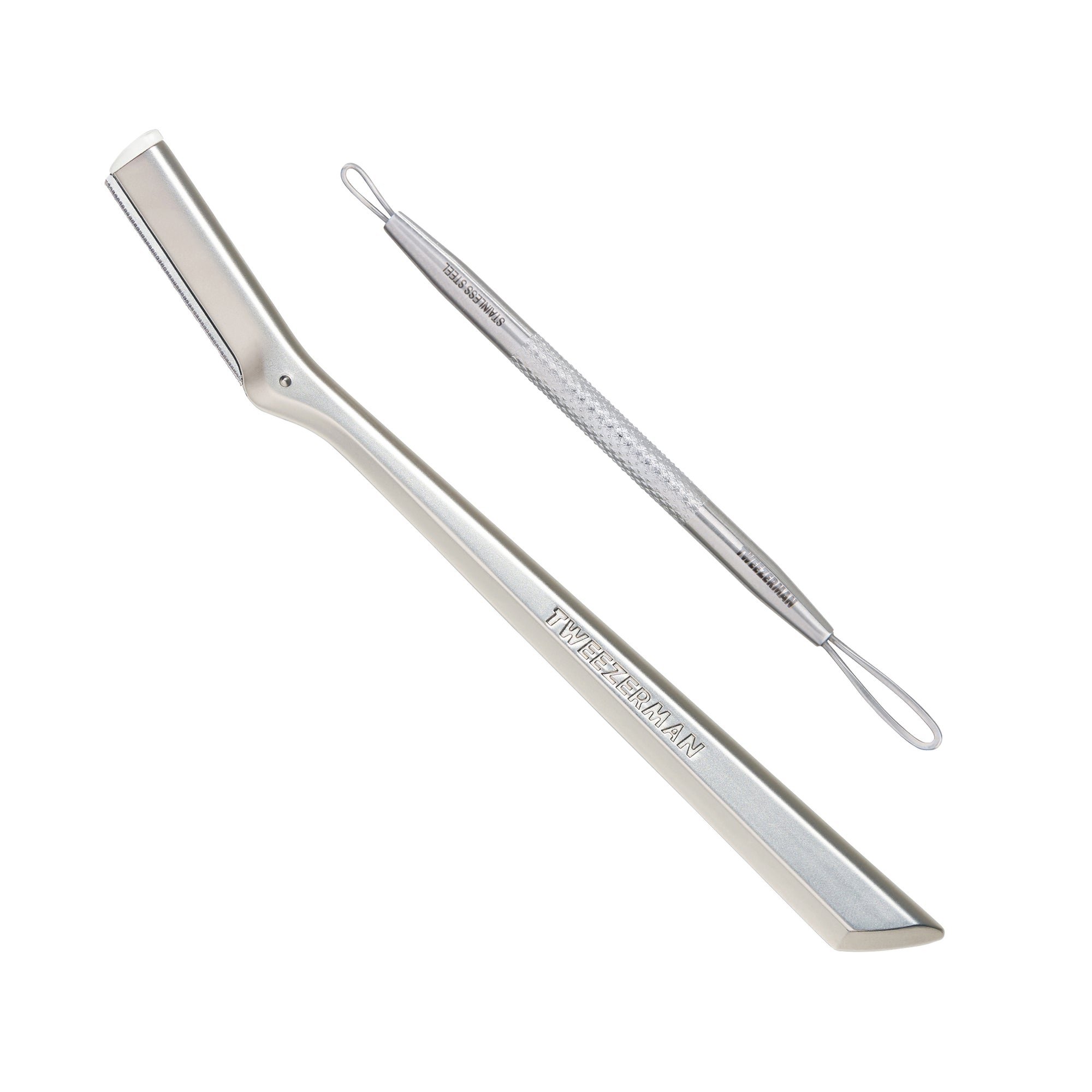 TWEEZERMAN Geschenkset mit dem Gesichtshaarrasierer und Mitesserentferner in silber aus rostfreiem Edelstahl.