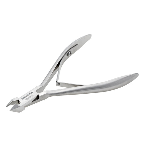 TWEEZERMAN Rockhard Nagelhautzange in silber aus rostfreiem Edelstahl mit Präzisionssschneiden.