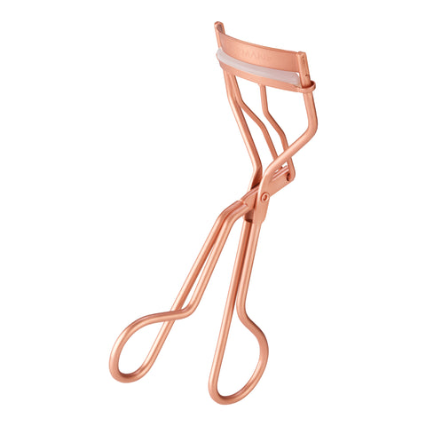 TWEEZERMAN klassiche Wimpernzange in der Farbe rose gold.