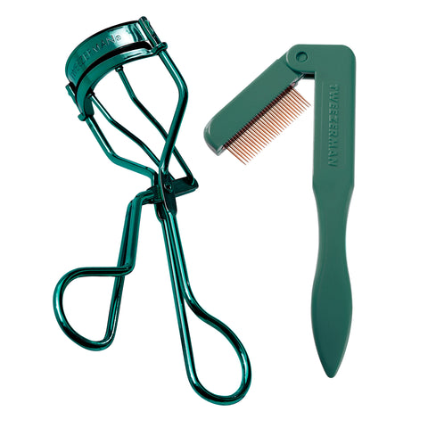 TWEEZERMAN Geschenkset mit klassischer Wimpernzange und Wimpernkamm in grün.