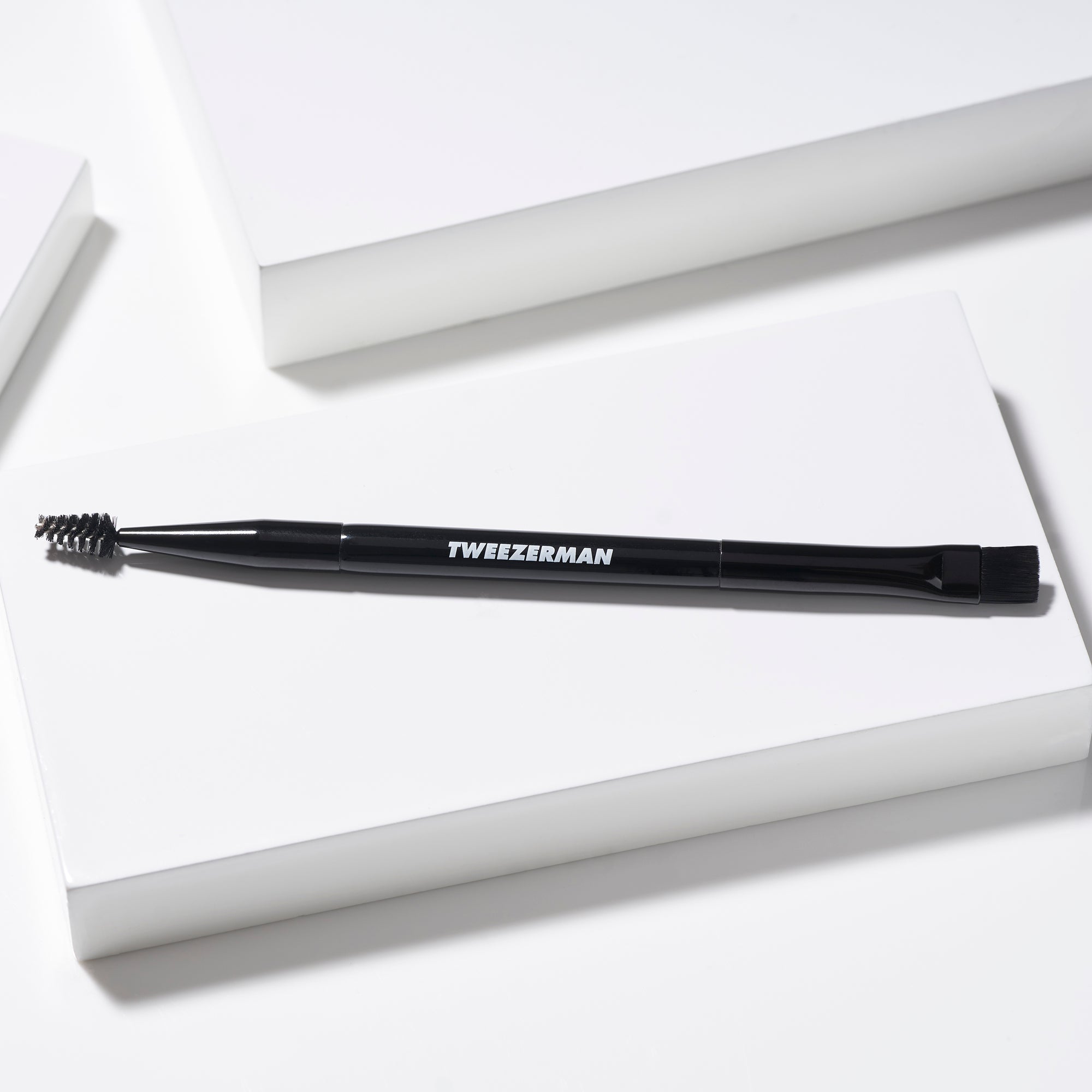 Flat Brow Brush &amp; Spoolie - Flacher Augenbrauenpinsel &amp; Bürstchen