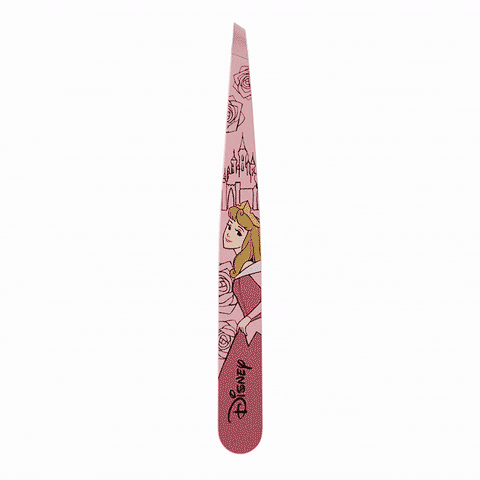 hover_image TWEEZERMAN schräge Pinzette mit Disney's Aurora aus rostfreiem Edelstahl mit handgeschliffenen Spitzen.