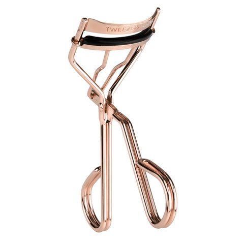 Seitenansicht einer TWEEZERMAN ProCurl Wimpernzange in der Farbe rose gold ideal für runde Augen.