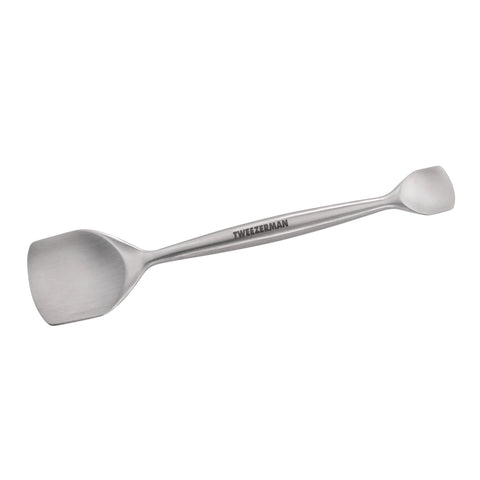 TWEEZERMAN PorenreinigerTool in silber aus rostfreiem Edelstahl.