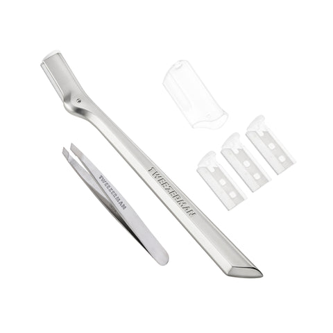 TWEEZERMAN Mini schräge Pinzette in silber und Augenbrauenrasierer in silber mit Schutzkappe und 3 Ersatzklingen.