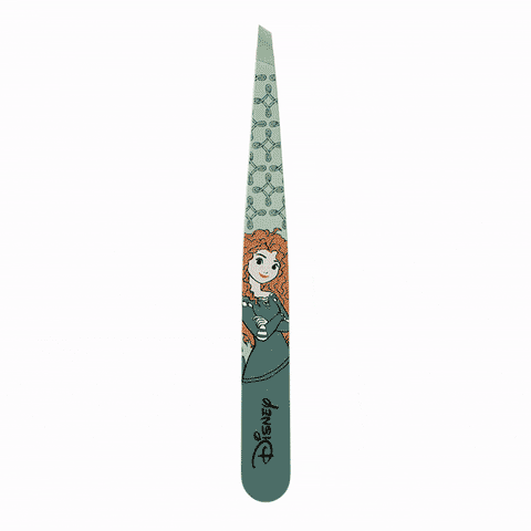 hover_image TWEEZERMAN schräge Pinzette mit Disney's Merida aus rostfreiem Edelstahl mit handgeschliffenen Spitzen.