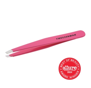 TWEEZERMAN schräge Pinzette in pink aus rostfreiem Edelstahl mit handgeschliffenen Spitzen.