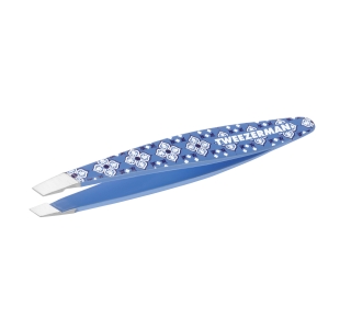 TWEEZERMAN Mini schräge Pinzette in blau aus rostfreiem Edelstahl mit handgeschliffenen Spitzen und ausgefallenem Muster.